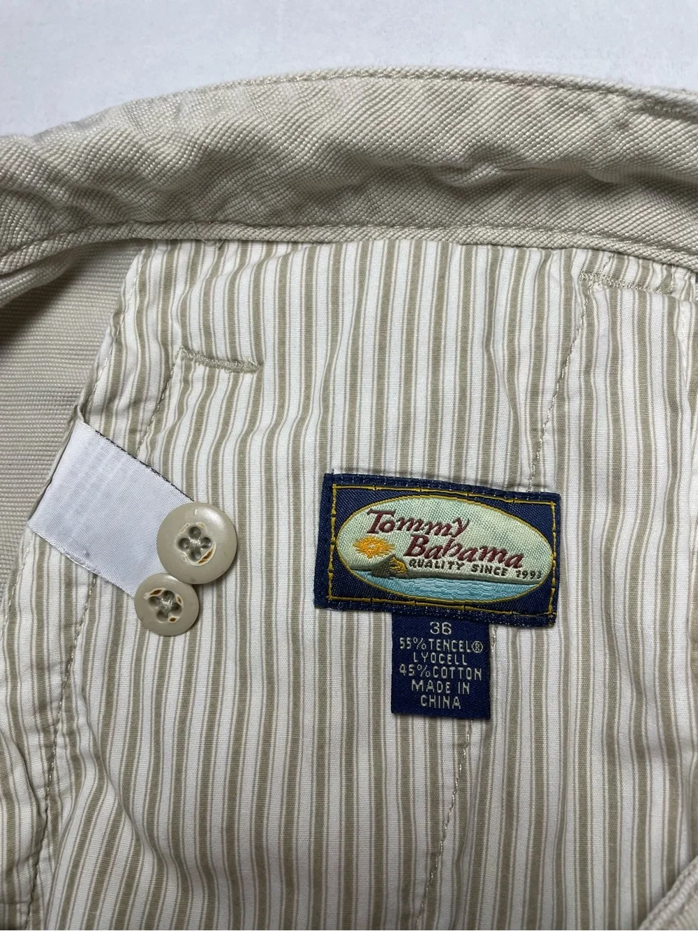 Tommy Bahama Men's Relax Cargo Shorts in Light Beige Khaki Tencel